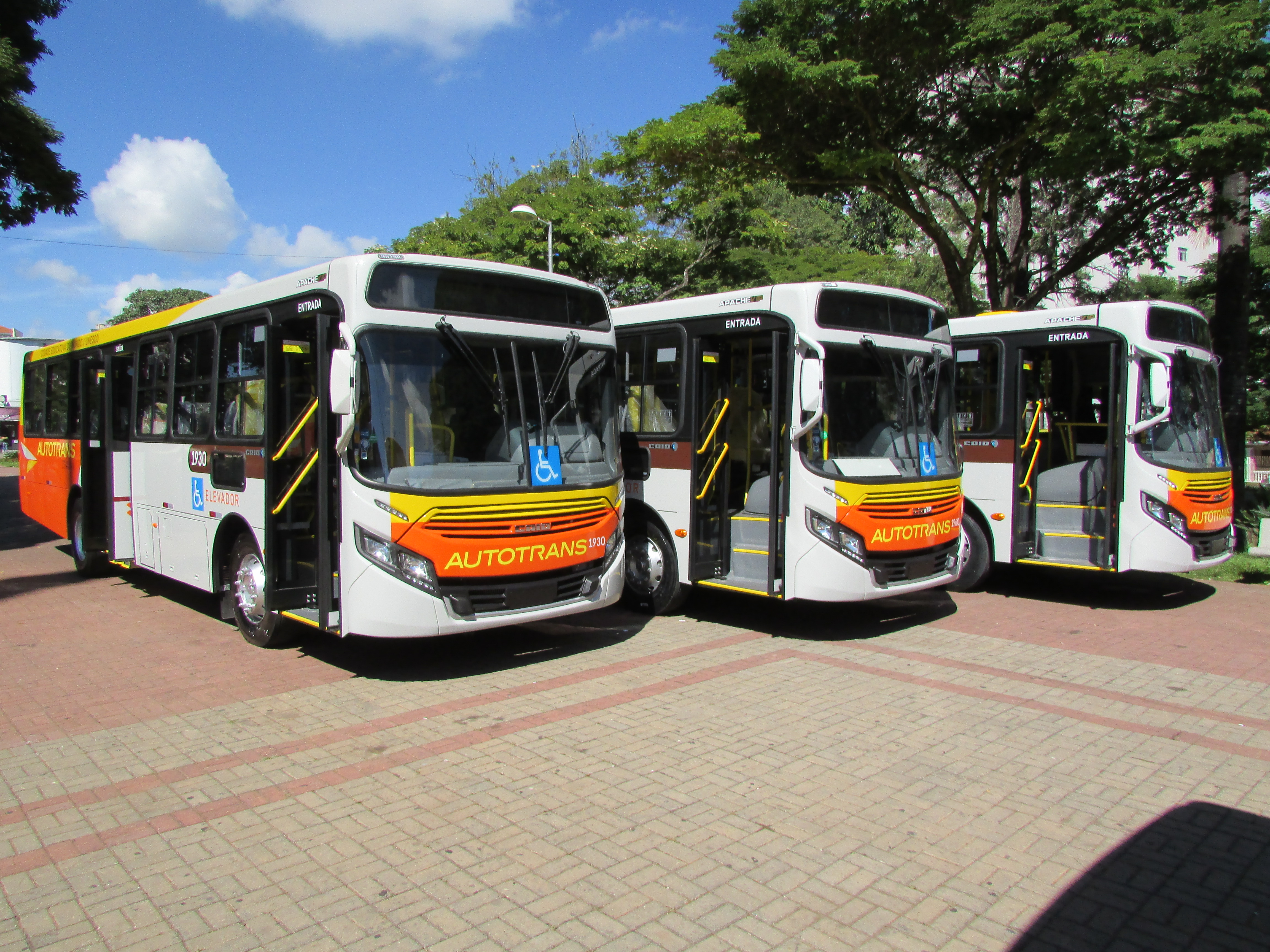 Novos ônibus da Autotrans são entregues sem o posto de cobrador; autor de lei, Hakuna vistoria os coletivos
