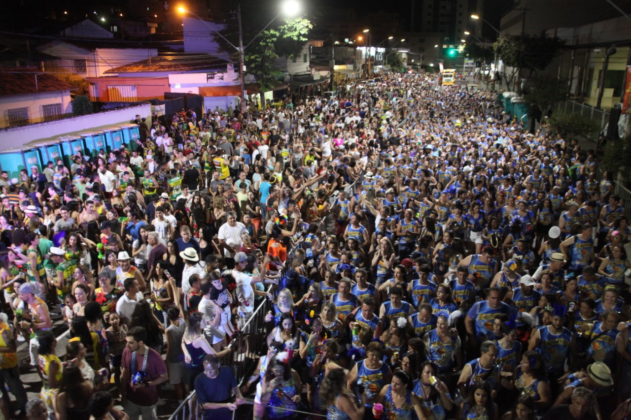 Blocos ameaçam não desfilar no Carnaval 2020 em Itaúna e Prefeitura pretende contratar bandas; entenda!
