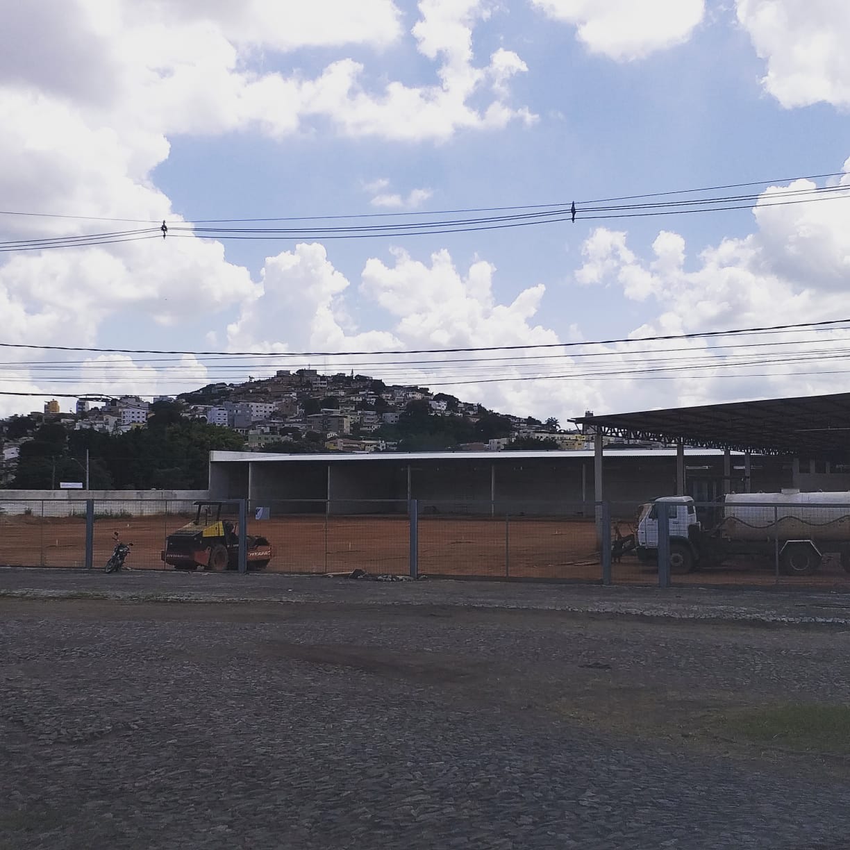 Nova garagem da Viação Itaúna será concluída até o fim de abril; obra tem 10 mil metros de área construída