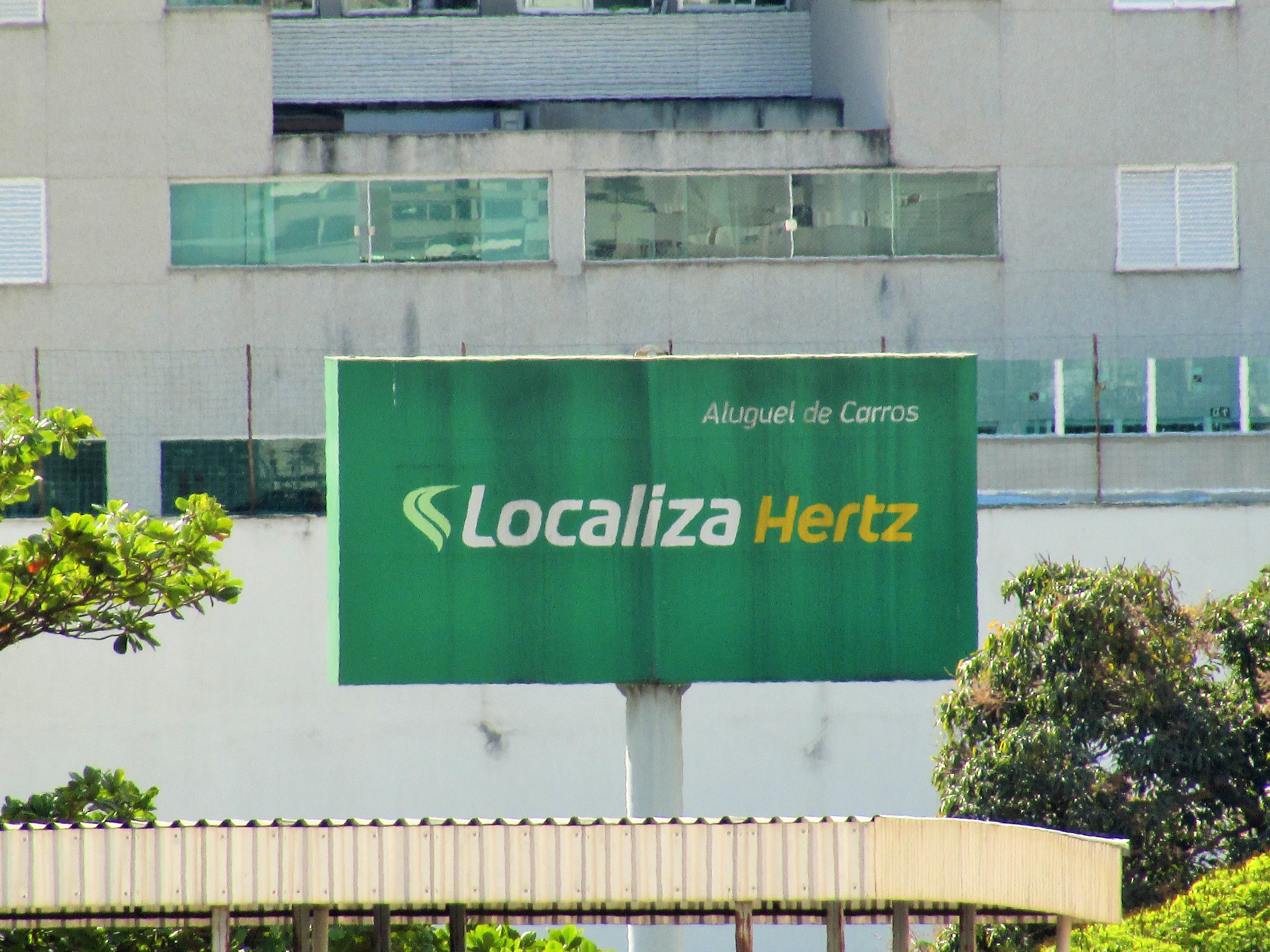 Localiza Hertz incorpora franquias em Itaúna e região; clientes serão atendidos em nova loja