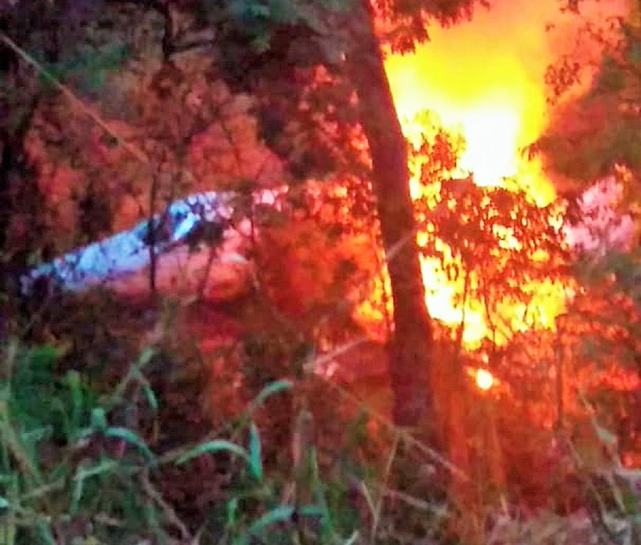 Aeronave sai da pista e explode no Aeroporto São Pedro, na MG-050, próximo à Itaúna