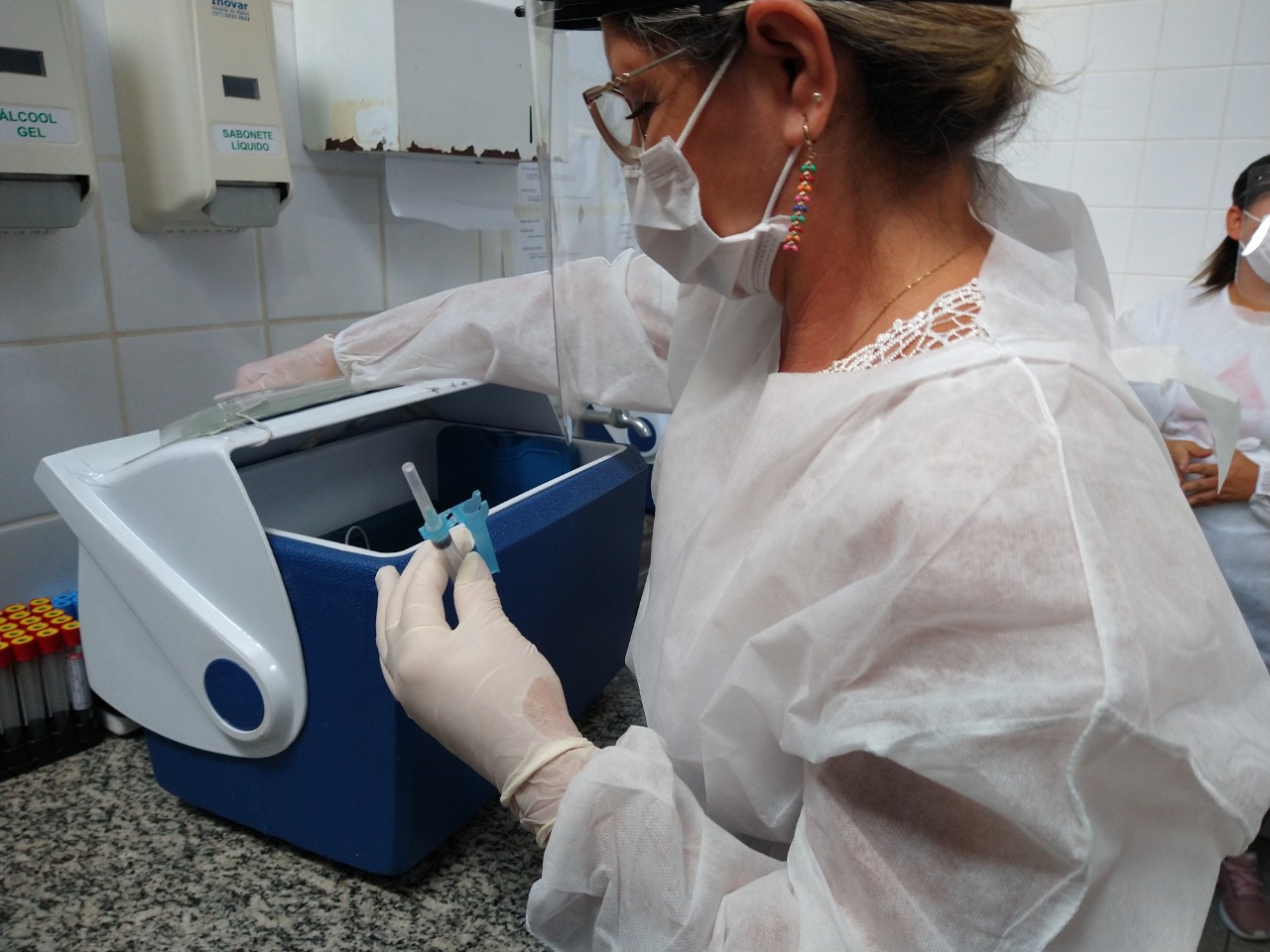 Recebidas x aplicadas: Prefeitura explica diferença de 8,4 mil doses apontadas pelo vacinômetro em Itaúna