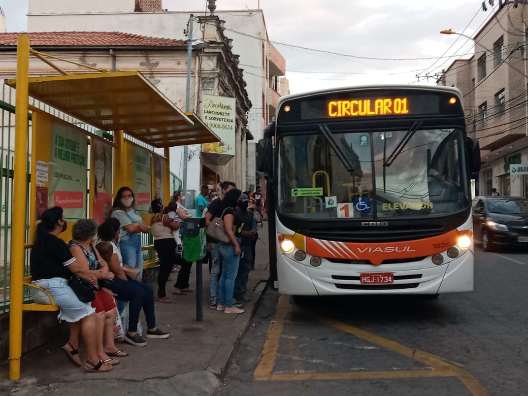 ViaSul promete instalar rastreadores nos ônibus de Itaúna; tecnologia permitirá acompanhar viagens
