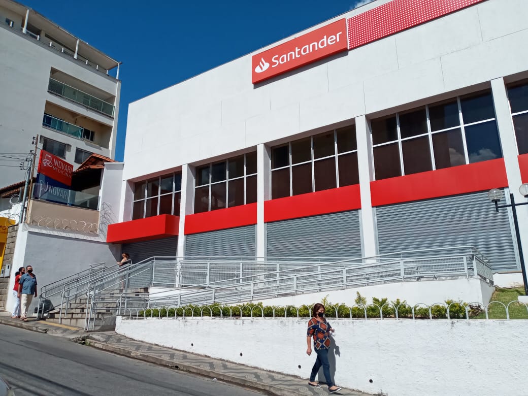 Agência do Santander em Itaúna fechada mais uma vez