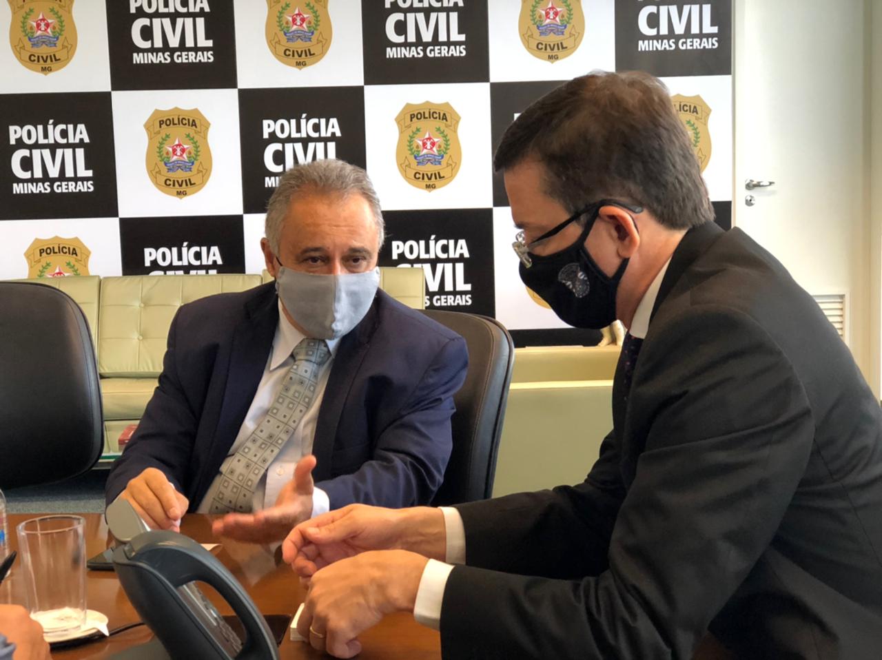 Reunião de Gustavo Mitre com o chefe da Polícia Civil garante um investigador e um delegado para Itaúna