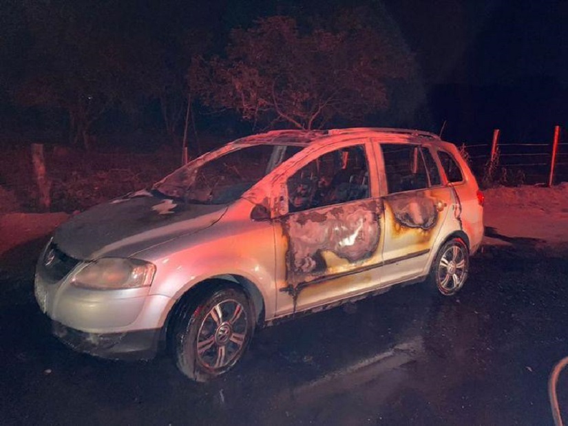 Carro incendiado com vítima no Morro do Engenho: Polícia Civil apura circunstâncias de crime