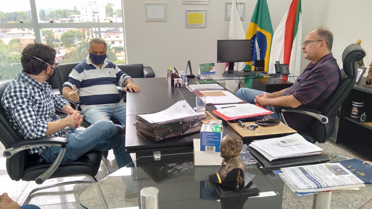 Gustavo Mitre anuncia a destinação de mais R$ 3 milhões para escolas municipais de Itaúna