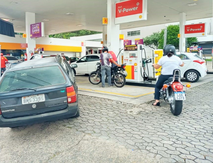 Gasolina a R$ 7 e etanol acima de R$ 5: Itaúna mantém maiores preços da região, aponta ANP