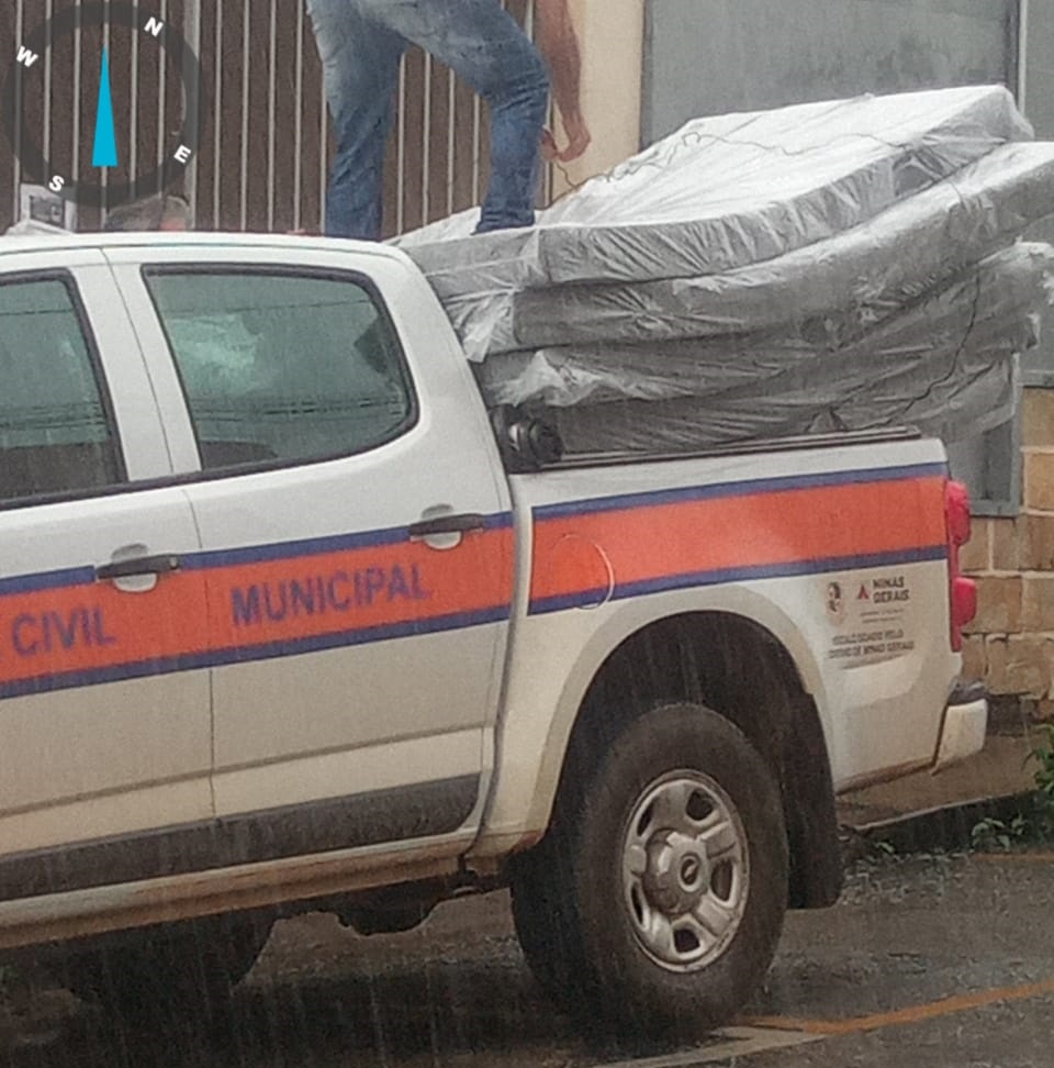 Itaúna recebe kits da Defesa Civil estadual, distribuídos à atingidos pela chuva na cidade