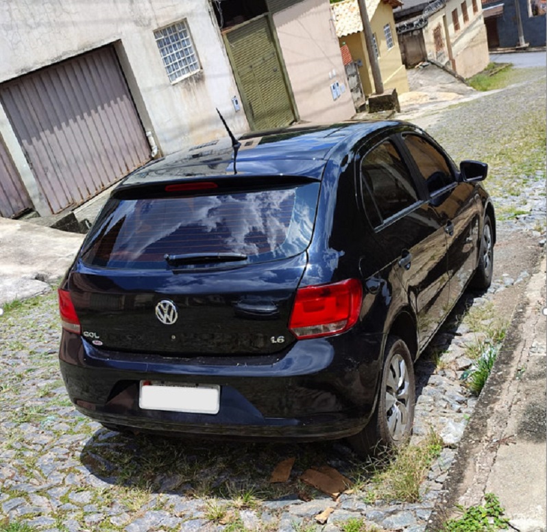 Carro de aplicativo roubado em Igarapé é recuperado pela PM na região do Alto do Rosário em Itaúna