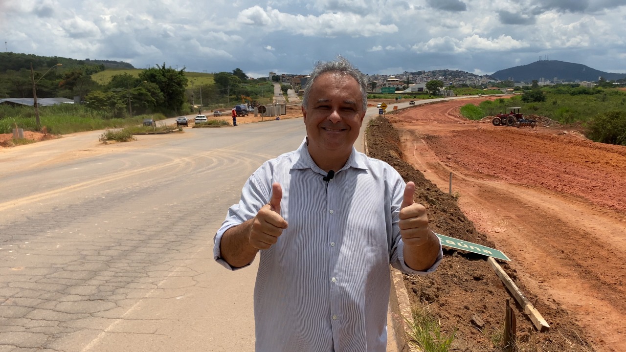 Gustavo Mitre está confiante com evolução das obras do trevo do Morro do Engenho, após visita