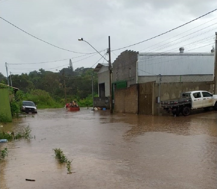 Cadastros em vão? Auxílio para afetados pelas chuvas em Itaúna pode ficar limitado a 450 moradores