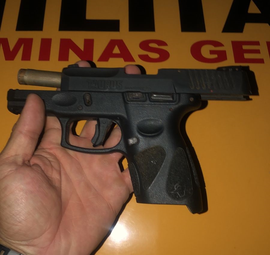 Dupla é presa com pistola 9mm na MG-050 em Itaúna