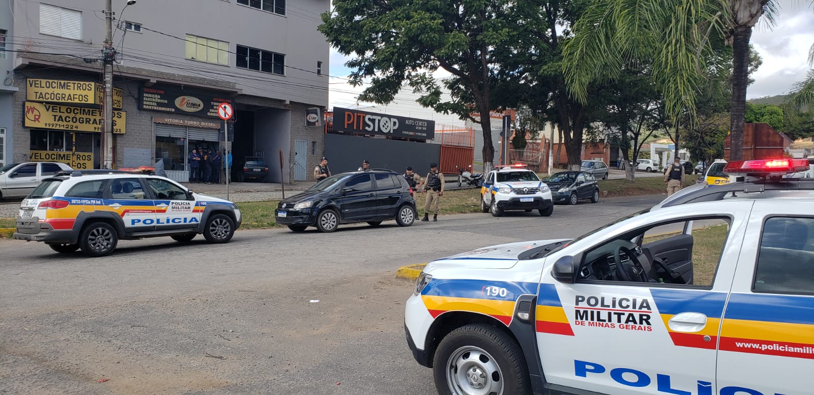 Carro roubado em Itaúna é recuperado pela Polícia Militar nesta quarta-feira (25), em Pará de Minas