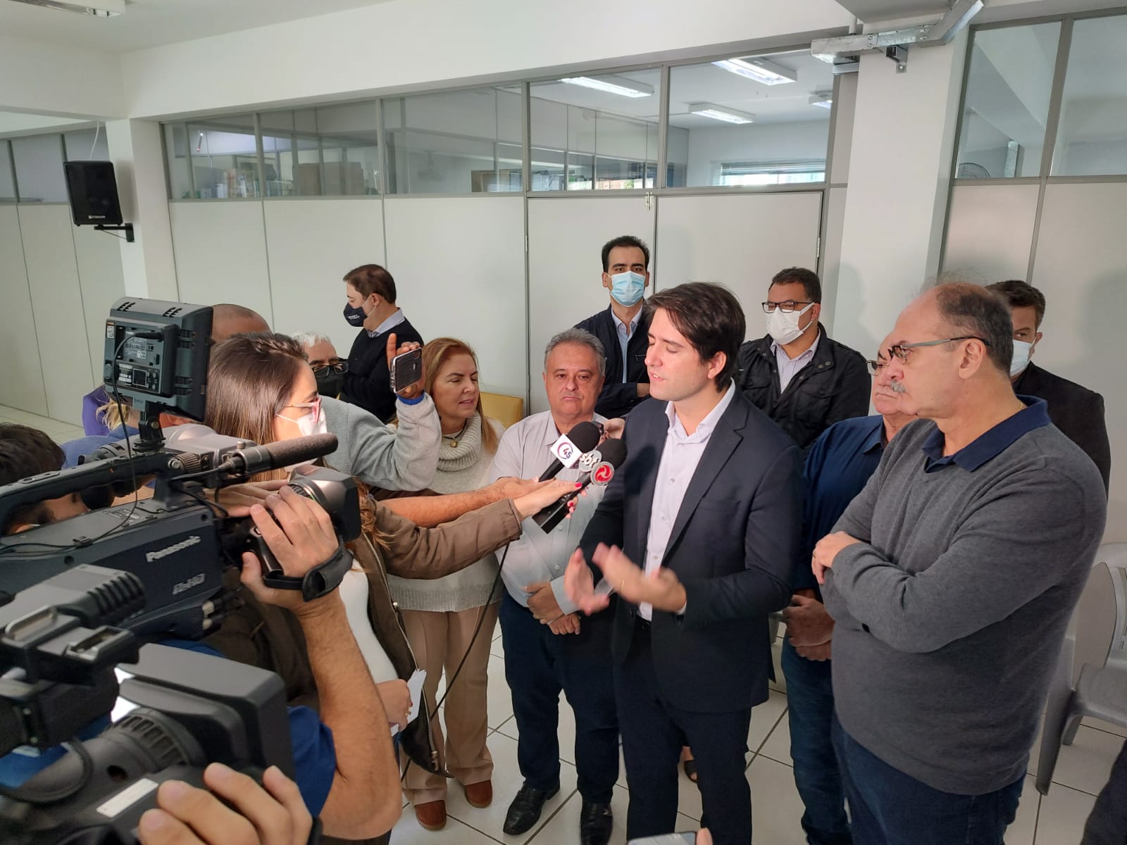 Baccheretti diz em visita que hospital de Itaúna está apto a receber serviços de alta complexidade