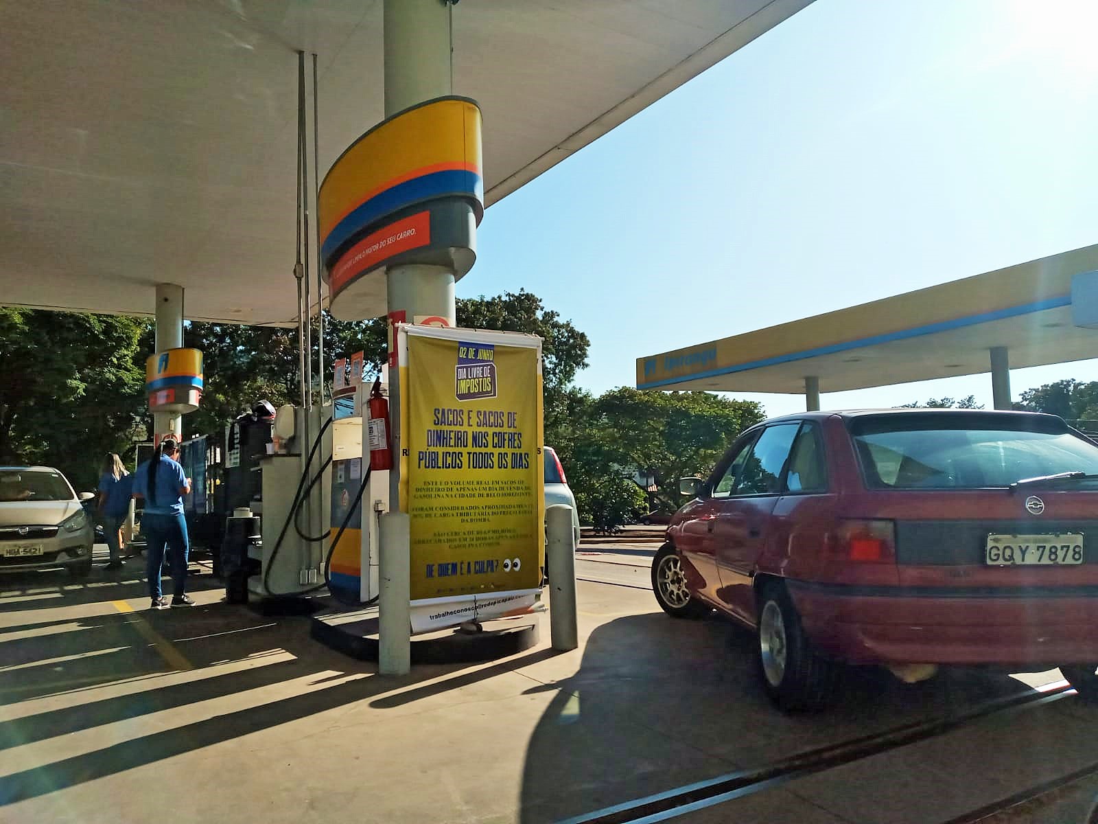 Sem adesão da CDL local, Dia Livre de Impostos em Itaúna tem litro de gasolina  vendido a R$ 4,85