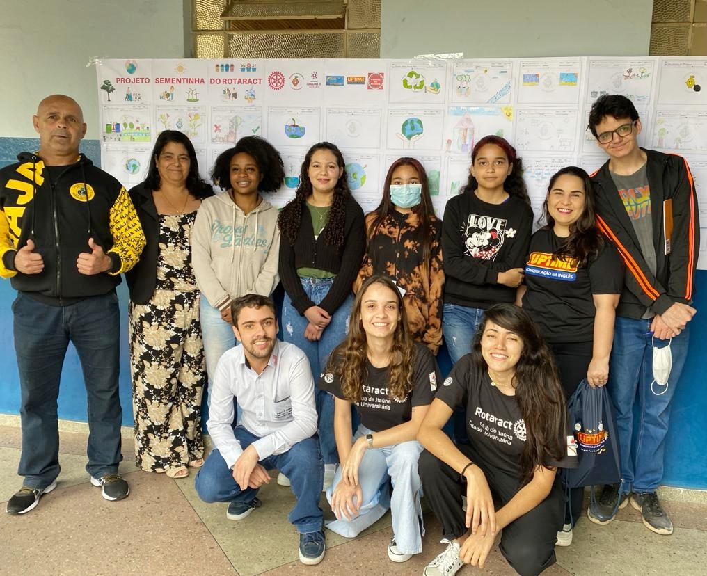 Rotaract Club de Itaúna Cidade Universitária premia ganhadores de concurso de desenho