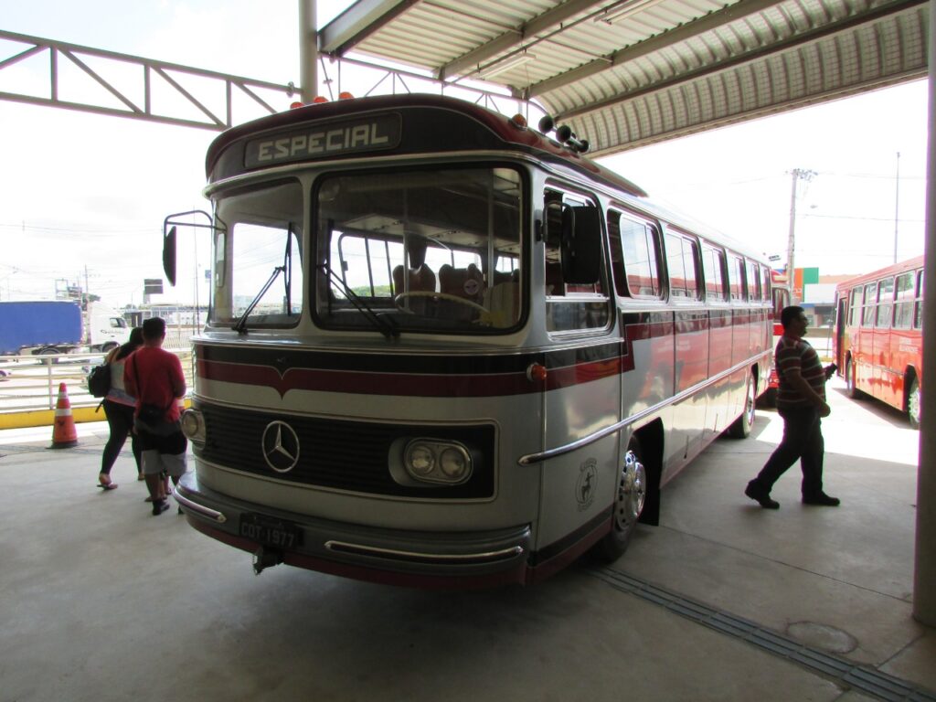 Sábado tem encontro de carros antigos em Betim