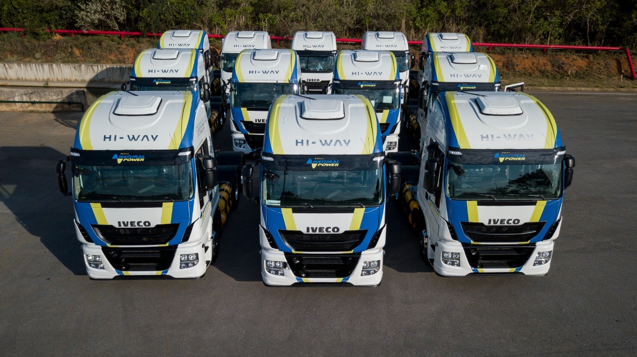 IVECO entrega em Sete Lagoas primeiros caminhões Hi-Way movidos a gás, para a Unidas
