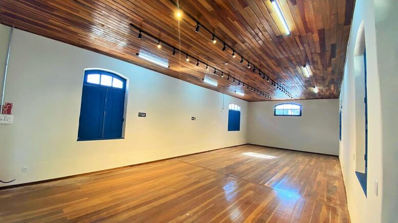 Sala de exposições do Museu Francisco Manoel Franco é novamente fechada para reformas internas