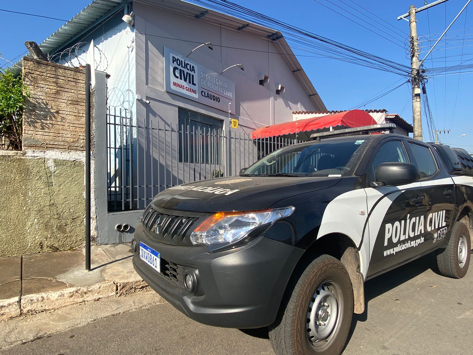 Homem que manteve companheira em cárcere privado em Cláudio é indiciado pela Polícia Civil