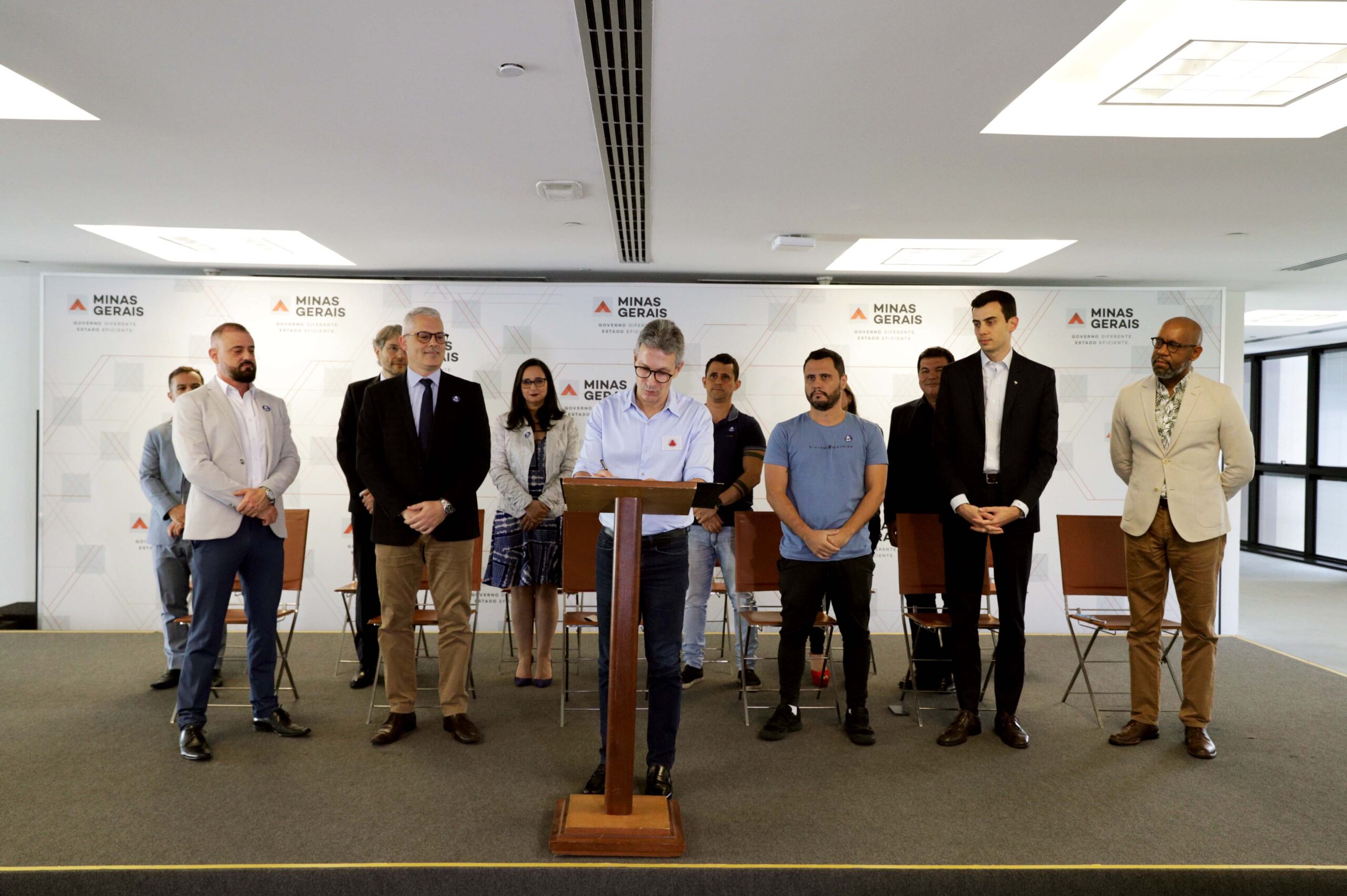 Divinópolis contemplada em política para impulsionar voos regionais; conexão da Azul para Campinas