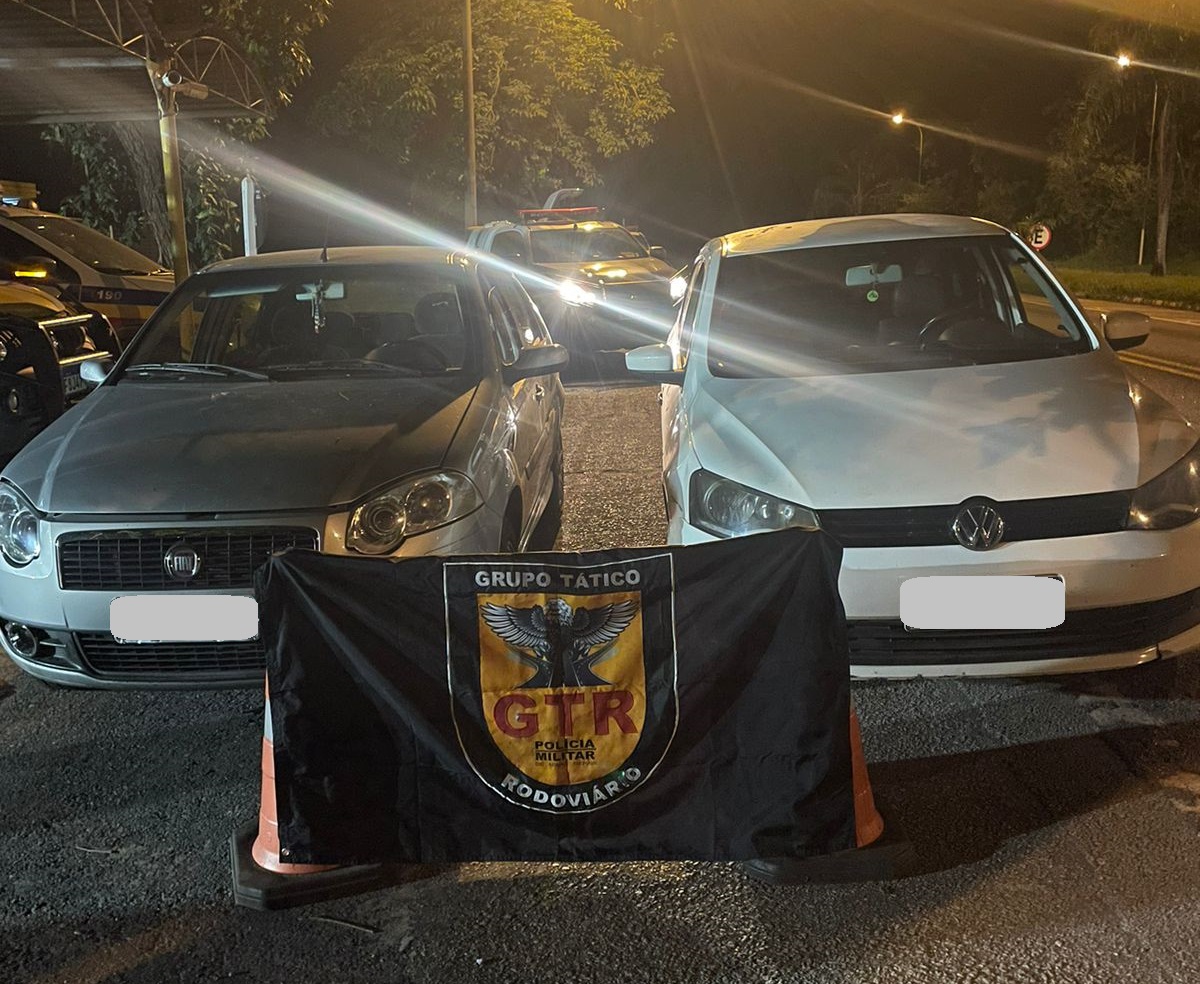 PMRv recupera na MG-050 carro furtado em Contagem e prende três por participação no crime