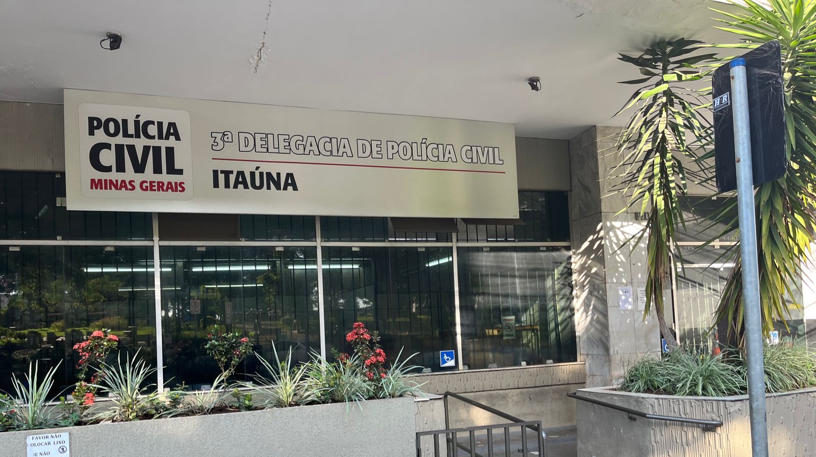 Empresário é indiciado pela Polícia Civil em Itaúna por importunação sexual e ameaça contra funcionárias
