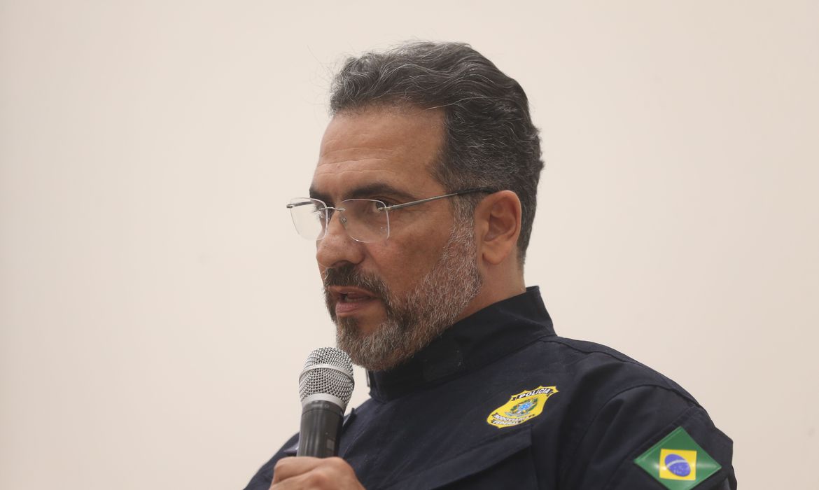 Novo diretor-geral da PRF toma posse em Brasília