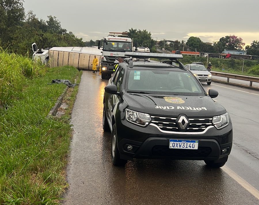 Polícia apreende mais sabão em pó falsificado na região: carga localizada em caminhão e picape na BR-262