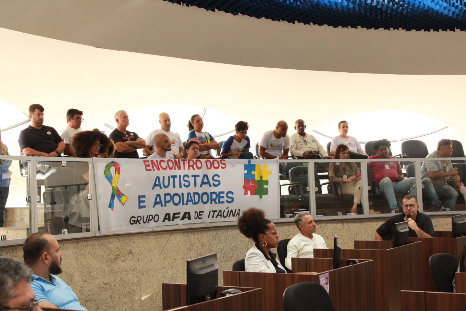 Fogos, rojões e explosivos com efeito sonoro proibidos em Itaúna: projeto aprovado pela Câmara
