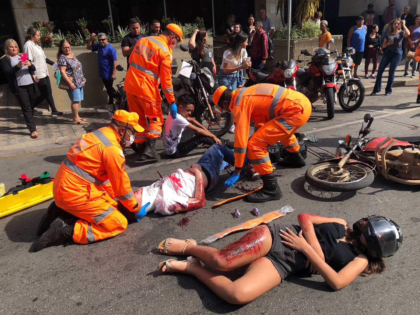 Maio Amarelo termina com simulação de acidente na Praça Dr. Augusto, no Centro; veja imagens