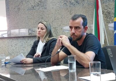 Diretora do SAAE e gerente de Meio Ambiente da Prefeitura prometem solução para esgoto em Itaúna e apontam planejamento