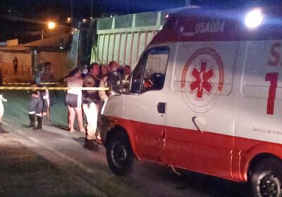 Acidente tirou a vida de motociclista no bairro Três Marias; colidiu contra carreta estacionada em via