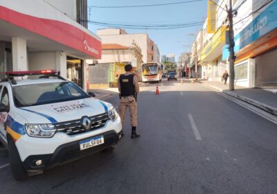 Homem com passagens por tráfico, ameaça e incêndio é preso em Itaúna