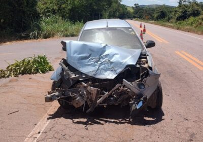 Colisão entre carro e Kombi deixou feridos na MG-431 em Itatiaiuçu