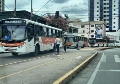 Neider pressiona aprovação de subsídio retirando 18 ônibus das ruas