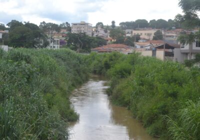 Dois anos após enchente, moradores se sentem inseguros e questionam obras no Rio São João