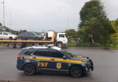 Após acidente, PRF prende saqueadores de carga na Fernão Dias