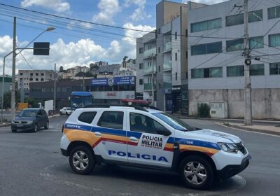 PM recupera isqueiros após furto pelo forro do teto em comércio da Silva Jardim