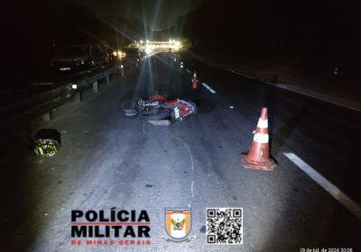 Mulher fica ferida ao cair de moto na MG-050 próximo ao pedágio