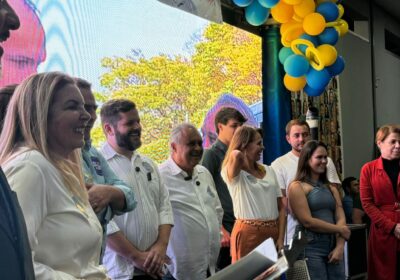 Zema e Cleitinho enviam mensagens à Mitre em inauguração de comitê