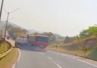 Vídeo: Carreta perde os freios e sai da pista na Fernão Dias em Itaguara