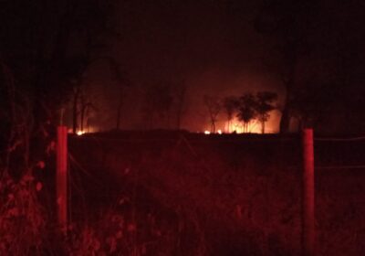 Incêndio na região da barragem já dura mais de 24h