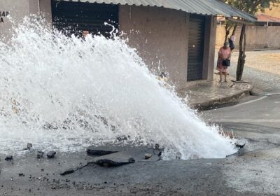 Rompimento de adutora afeta abastecimento em seis bairros de Itaúna