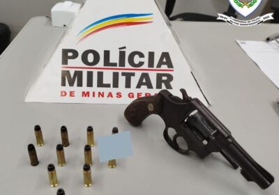 PM apreende arma de fogo com garupa em Santanense