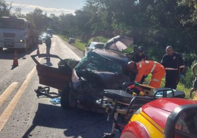 Motorista é retirado das ferragens em batida na MG-050 próximo ao Milhão