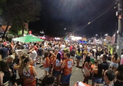 Bloco Baballo abriu o carnaval dos bairros, em Santanense