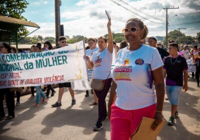 Caminhada em Itaúna luta pelo fim da violência doméstica contra a mulher