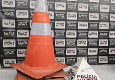 Homem é flagrado e preso por furto de cones de sinalização